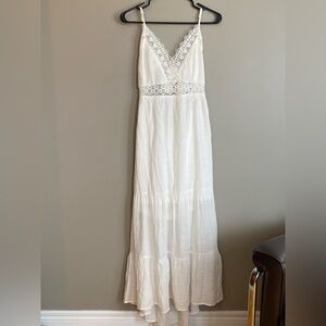 White Spring/Summer Dress with Lace Trim and Open Back Size US 6